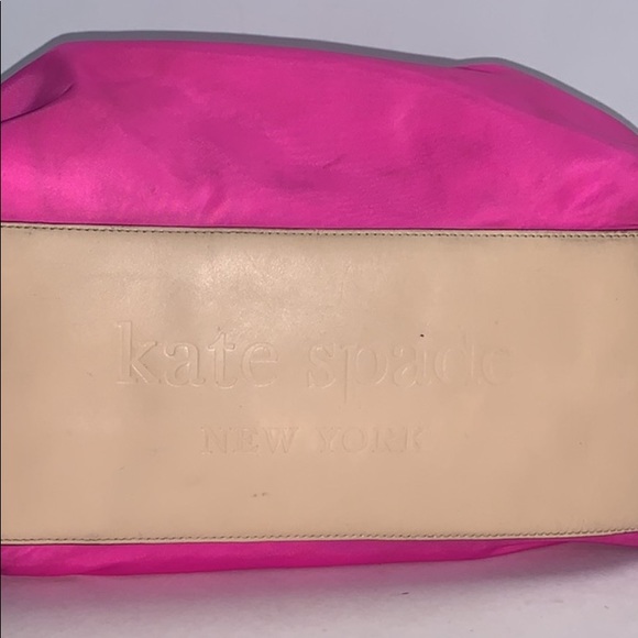 Kate spade pink vinyl shoulder bag trimmed in tan leather Has gold tone zipper - Picture 11 of 12